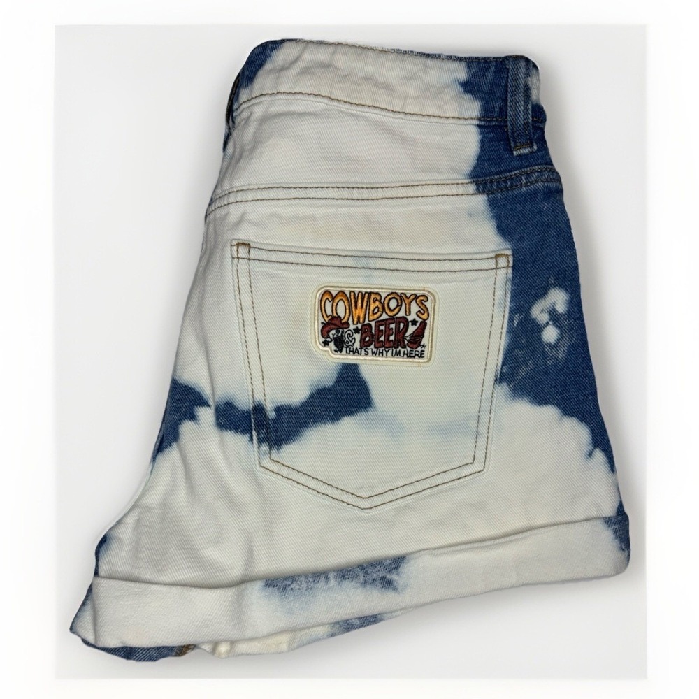PacSun Mom Shorts Women 27 Blue White Acid Wash Excellent Cowboys Beer‎ Patch